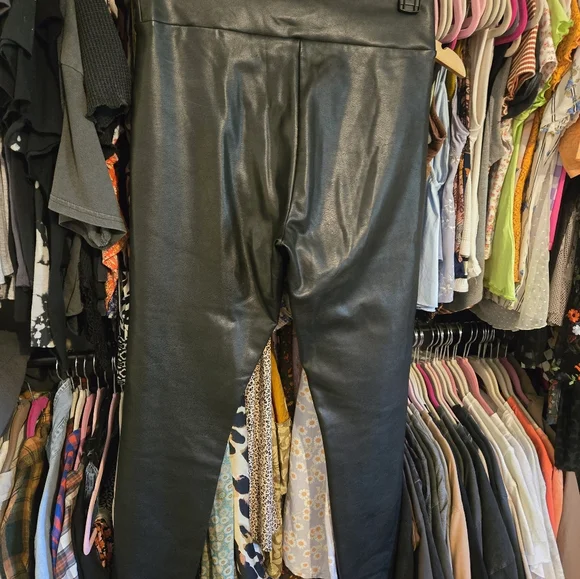 Abercrombie & Fitch Women's Black Leather Pants - Picture 3 of 3